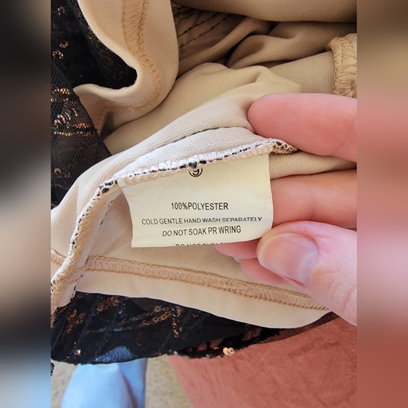 Elegant Gold Sequin Gown - Angel Biba - Size US 2 - Picture 12 of 13